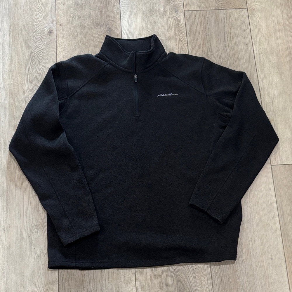 Eddie Bauer 1/4 zip fleece sweater in dark brown. 100% polyester Men’s XL. Nice!